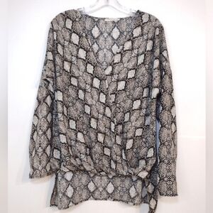Twenty second women's Snake print top size (M)